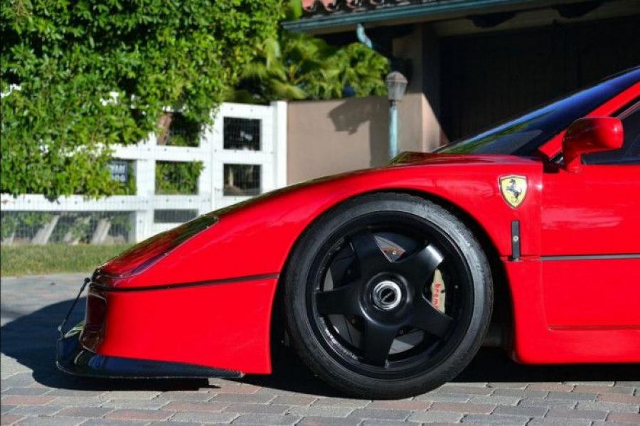  Ferrari F40 LM 1992 года  (фото 7 из 14)